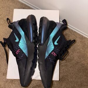 Nike Air Max 270